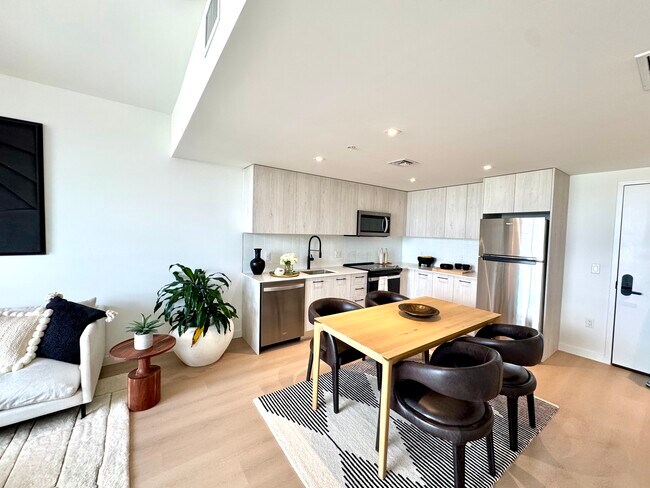 Building Photo - 3026 NW 1st Ave