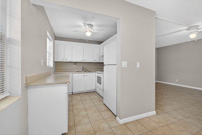 Building Photo - 27 Andover B