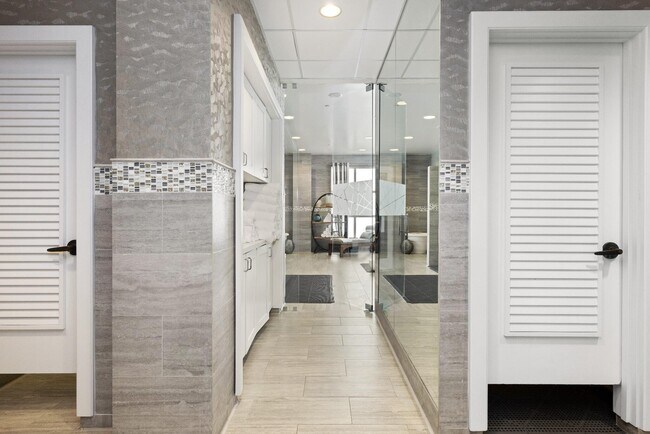 Building Photo - 5070 Lake Catalina Dr