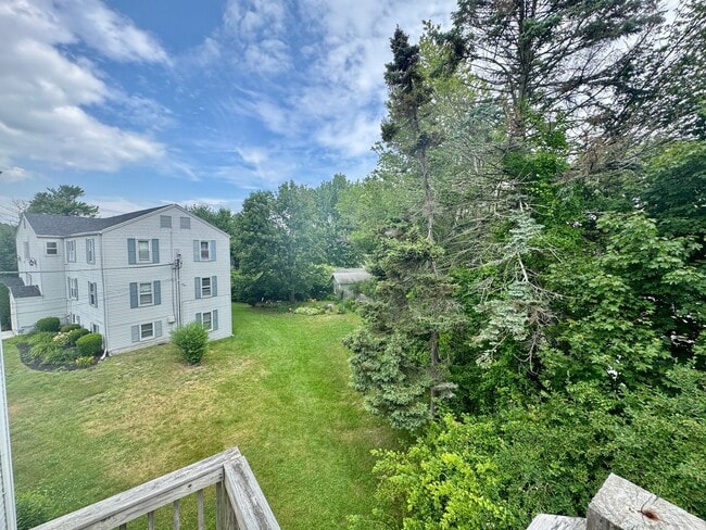 Building Photo - South Portland 2BD/1BA with Off Street Par...