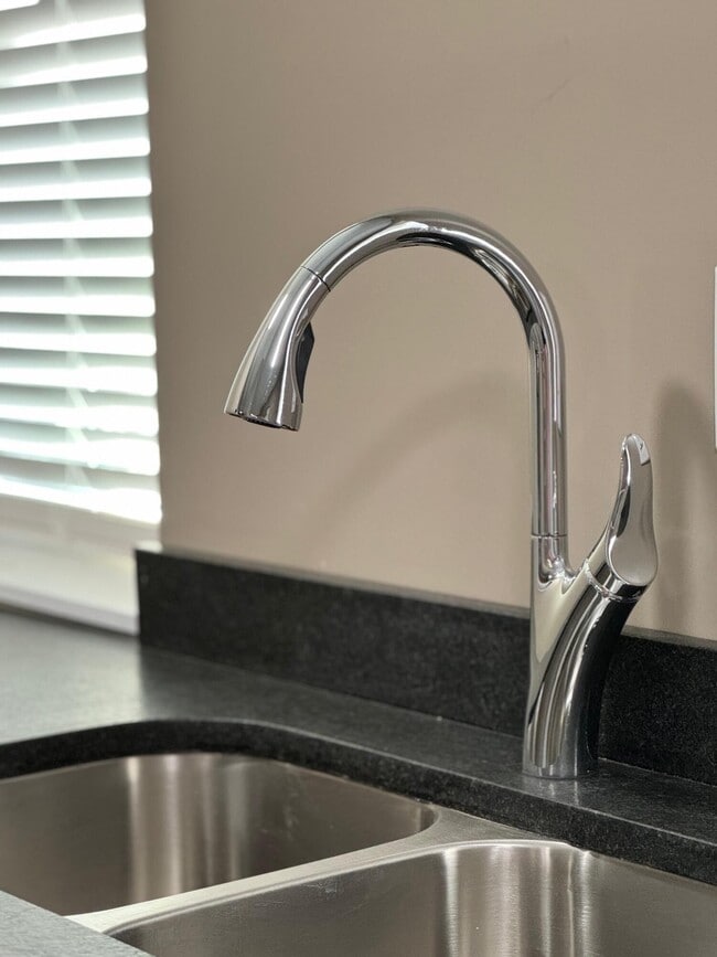 Building Photo - 222 Beechwood Dr