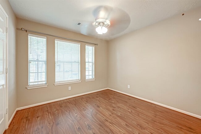 Building Photo - 3914 Crystal Pass Ct