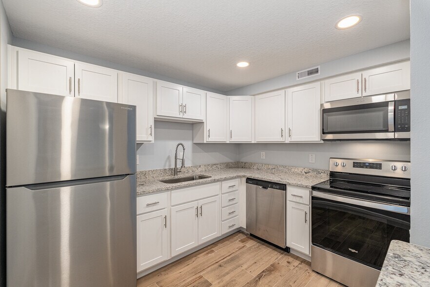 Building Photo - 2700 N Highway A1A