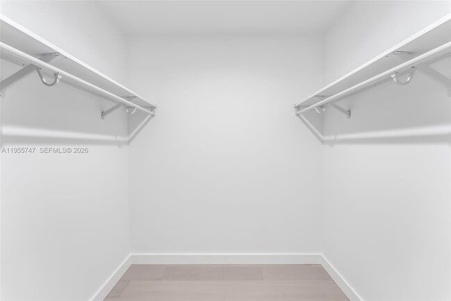 Building Photo - 9201 E Bay Harbor Dr