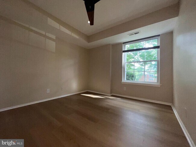 Building Photo - 7600 Tremayne Pl