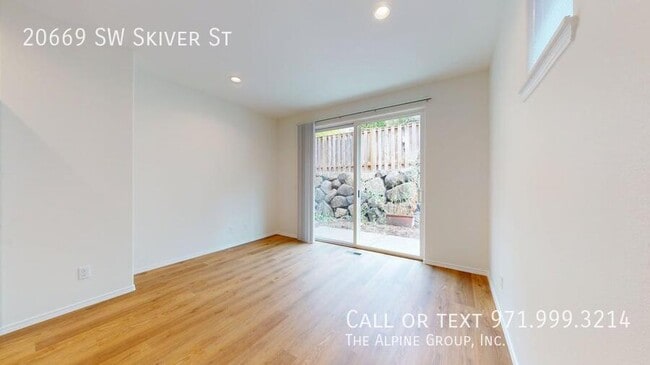 Building Photo - 20669 SW Skiver St