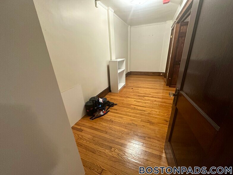 Building Photo - 155 Summer St