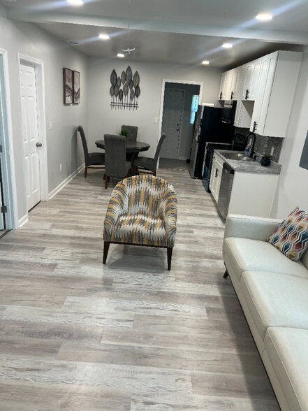 Building Photo - 3060 Millerfield Rd