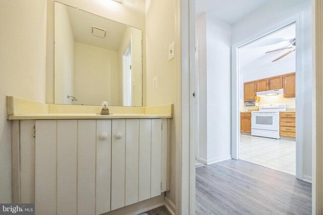 Building Photo - 838 Kings Croft Dr