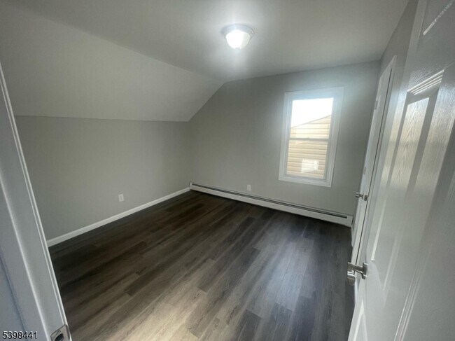 Building Photo - 160 12th Ave