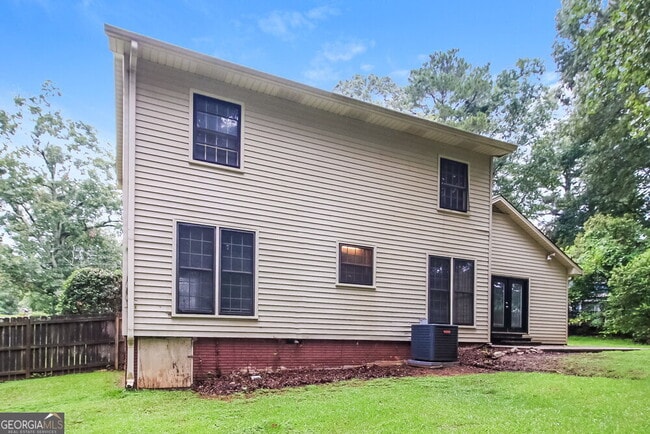 Building Photo - 1489 George Dr SE