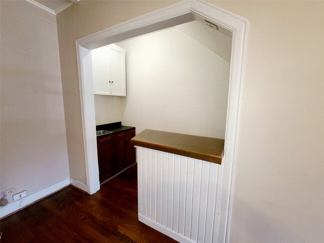 Building Photo - 6202 Goliad Ave