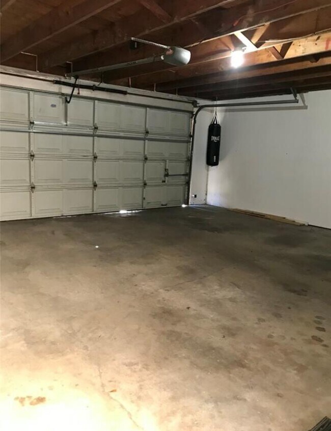 Building Photo - 11699 Village Pl Dr