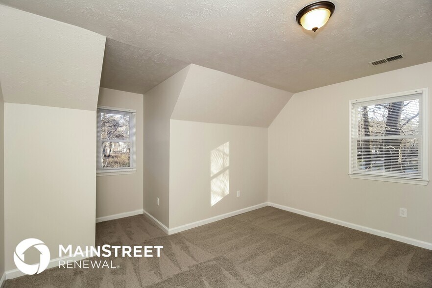 Building Photo - 413 Oak Landing Dr