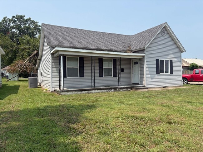 Building Photo - 306 S Joplin St