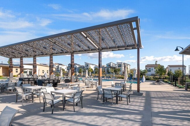 Building Photo - Beautiful 5bed/4bath for Rent Home at Great Park