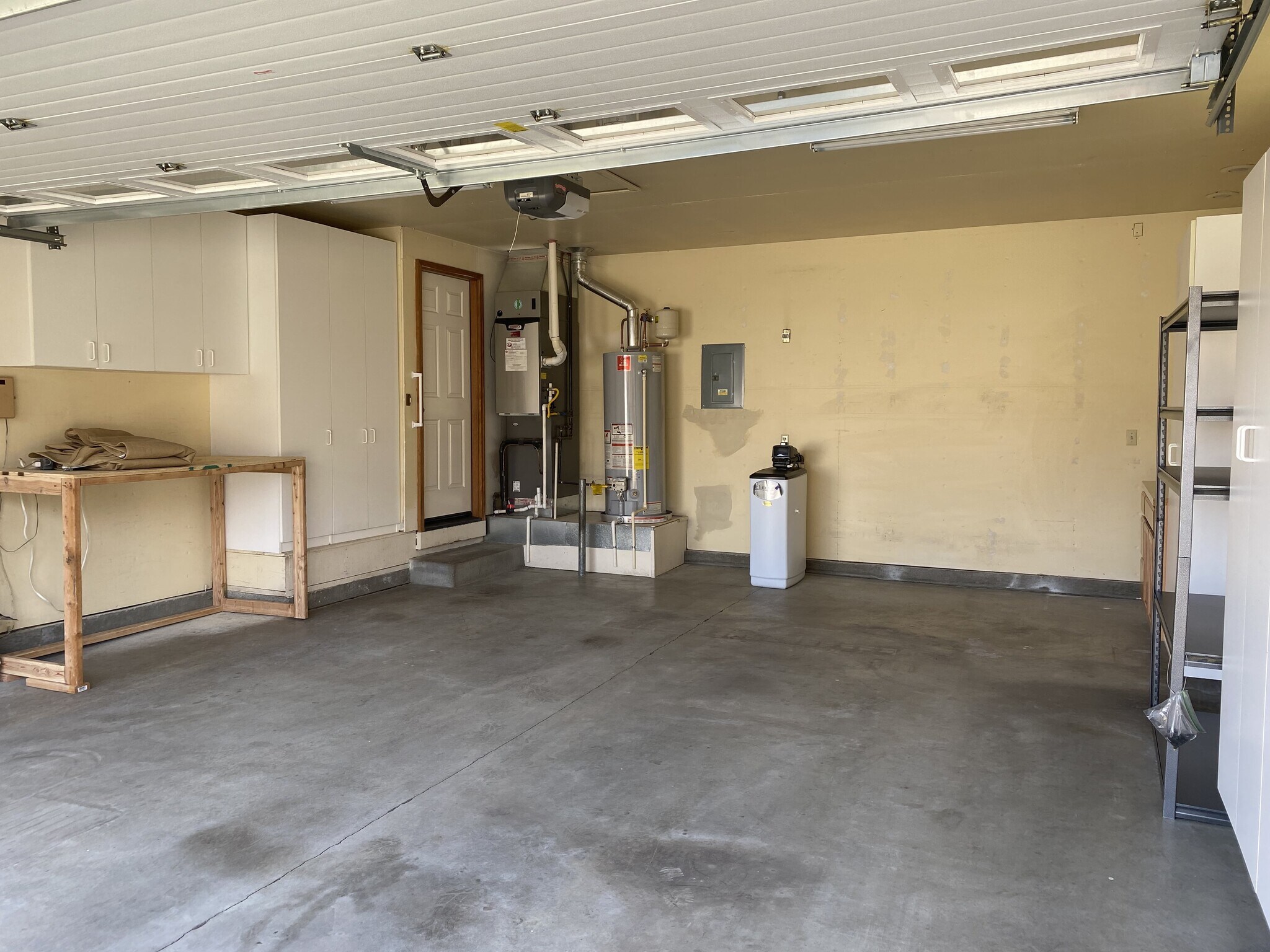 Building Photo - 9835 W Alliance Dr