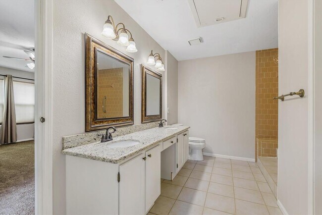 Building Photo - 16806 Doverwood Way