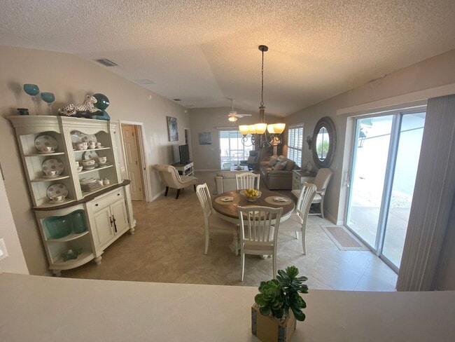 Building Photo - Beautiful Fully Furnished, SEASONAL RENTAL, Courtyard Villa In the Cottages at Summerchase