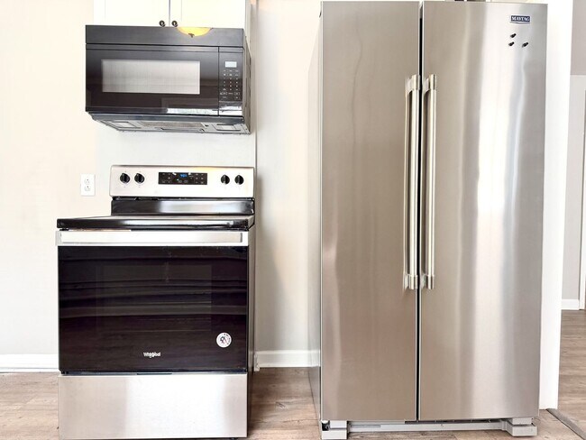 Building Photo - Hickory Hill Dr