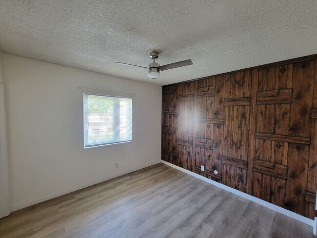 Building Photo - Beautiful 3 Bed, 3 Bath Home in El Centro!