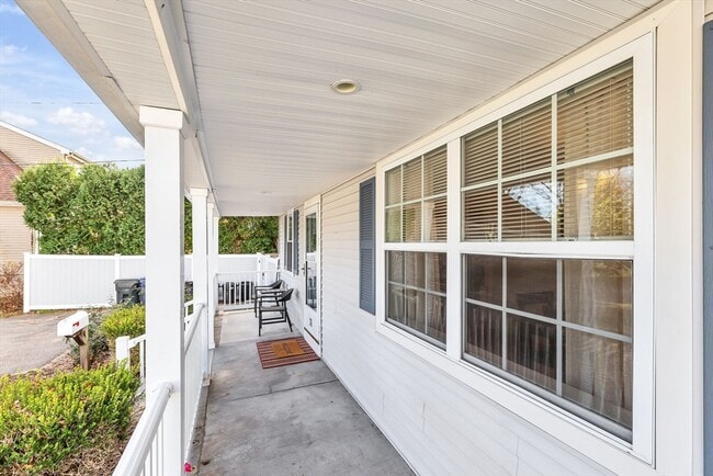 Building Photo - 36 Kulig St