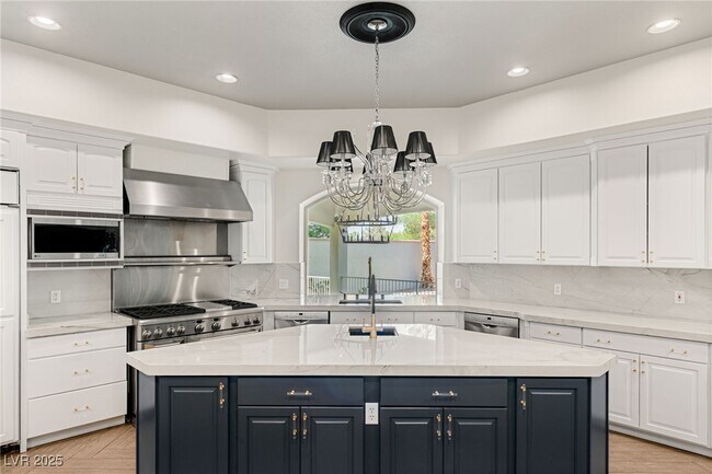 Building Photo - 2272 Coral Ridge Ave