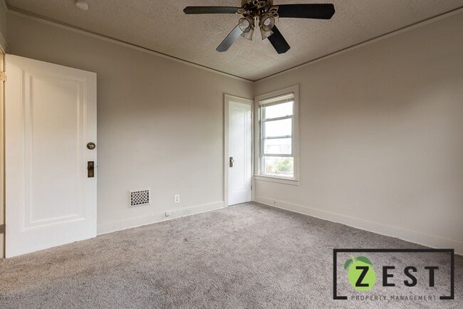 Building Photo - 4391 Nottingham Rd