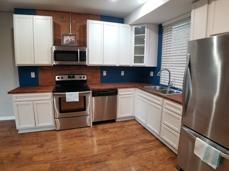 Building Photo - 141 Mulberry St