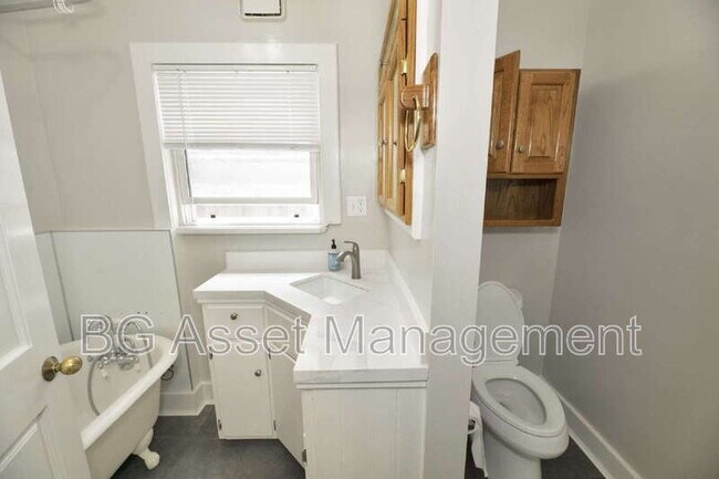 Building Photo - 2359 Prune St