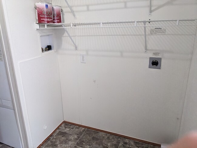 Building Photo - 2611 W Oxberry St