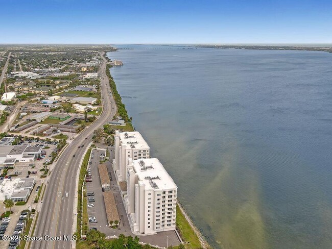 Building Photo - 1435 S Harbor City Blvd