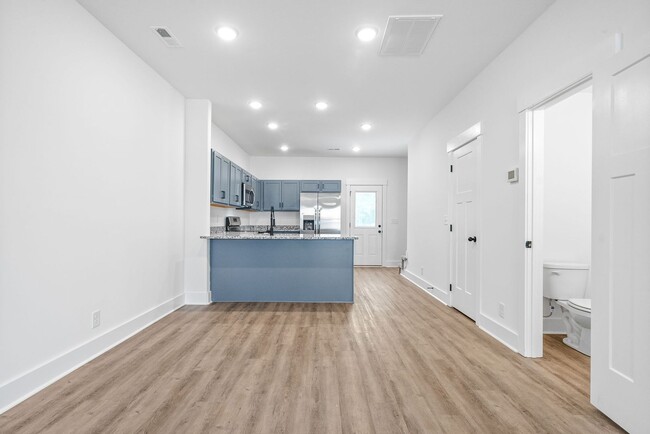 Building Photo - Brand New Luxury Townhome For Rent Near Bi...