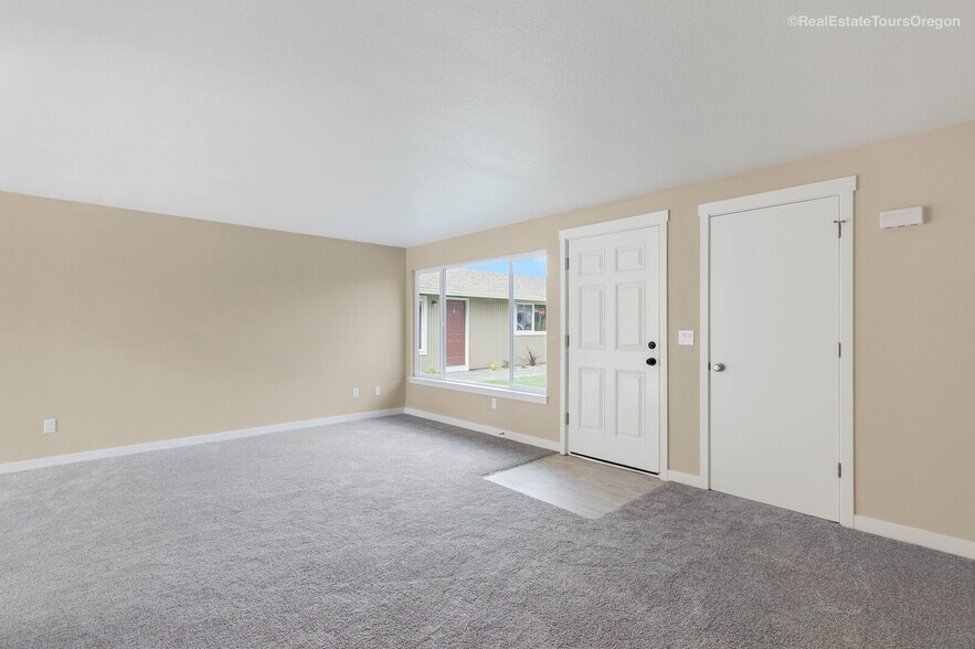 Livingroom - 151 N 29th Ave