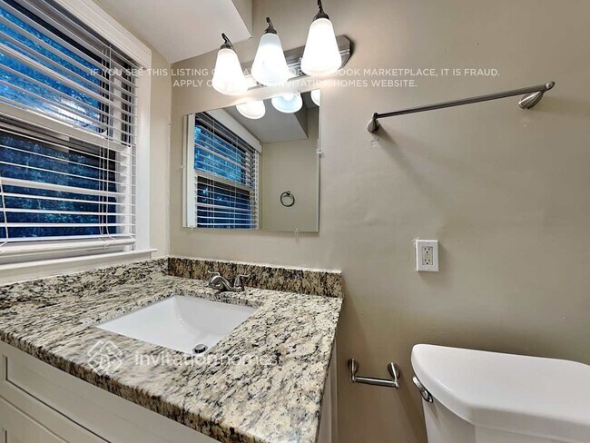 Building Photo - 686 Rollingwood Pl