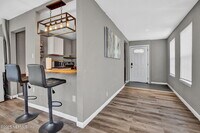 Building Photo - 3323 Myrtle Ave N