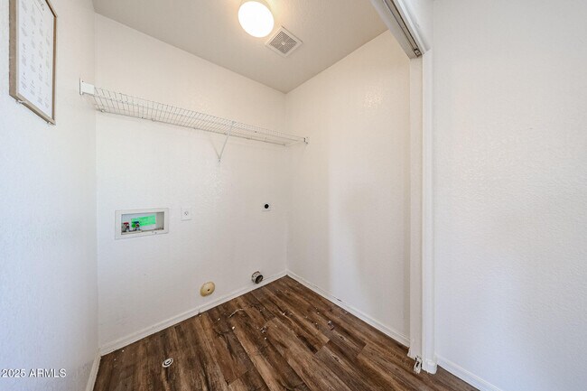 Building Photo - 2428 S 84th Gln