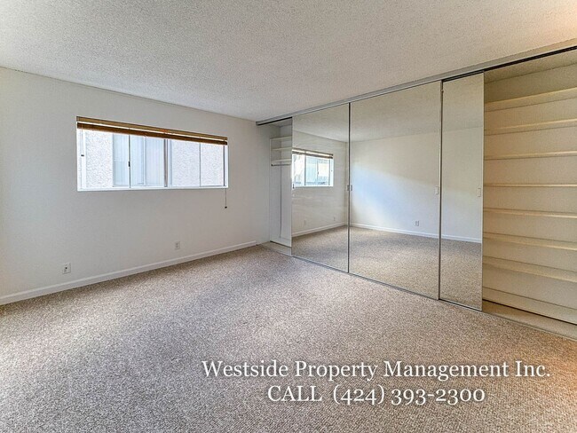 Building Photo - 11645 Montana Ave