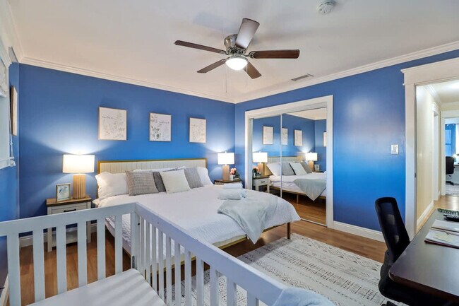 Building Photo - 609 Carlsbad St