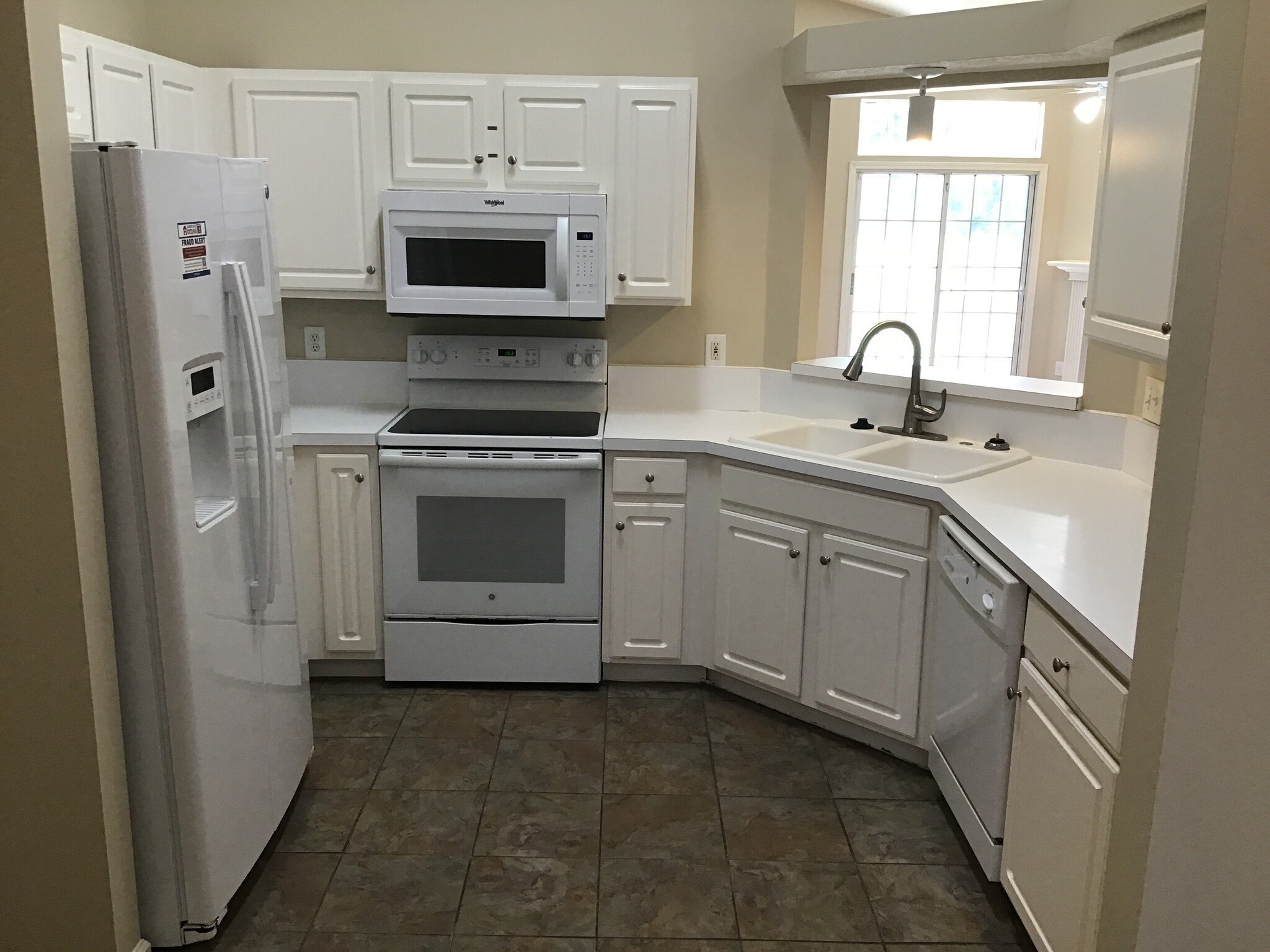 Building Photo - 1530 Roseberry Ct