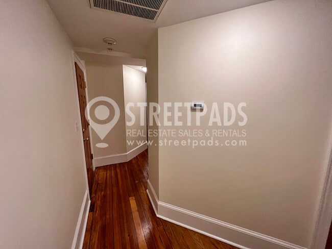 Building Photo - 881 Massachusetts Ave