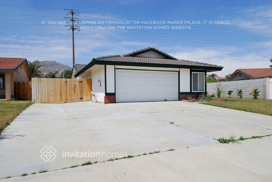 Building Photo - 6635 Solano Dr