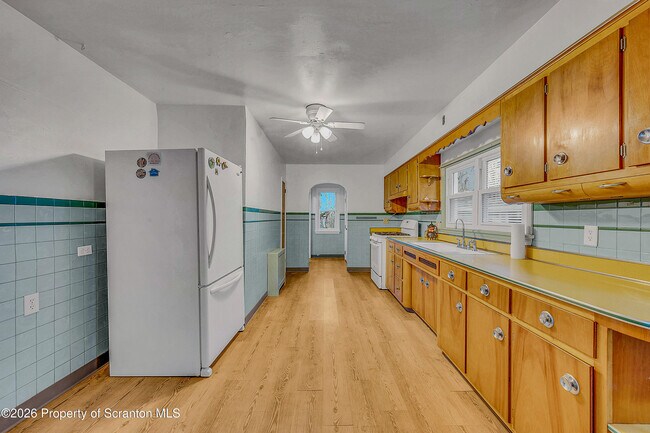 Building Photo - 123 William St