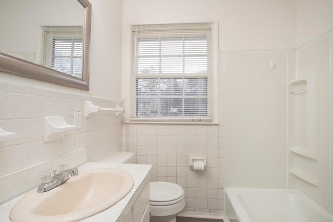 Building Photo - 108 Panamint Dr