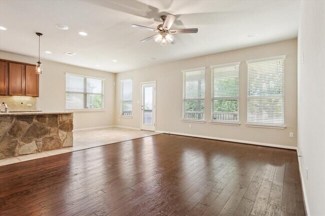 Building Photo - 1013 Fred Couples Ct