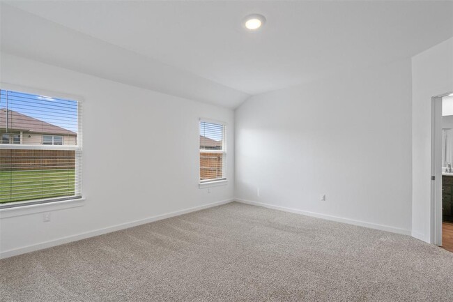 Building Photo - 211 James River Dr