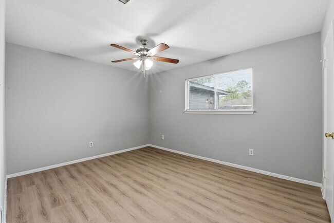 Building Photo - 4438 McCleester Dr