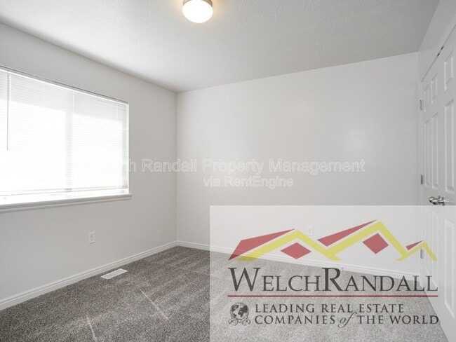 Building Photo - 1428 N 2575 E