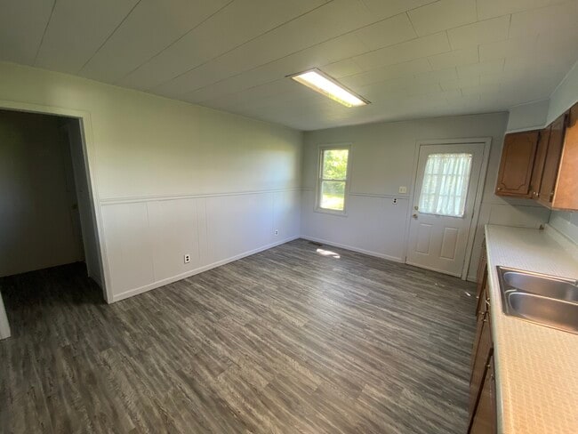 Building Photo - 19418 Newtown Rd