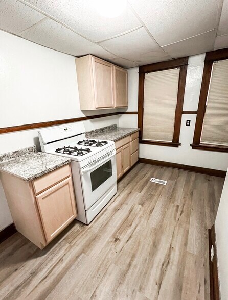 Building Photo - 65 Euclid Ave